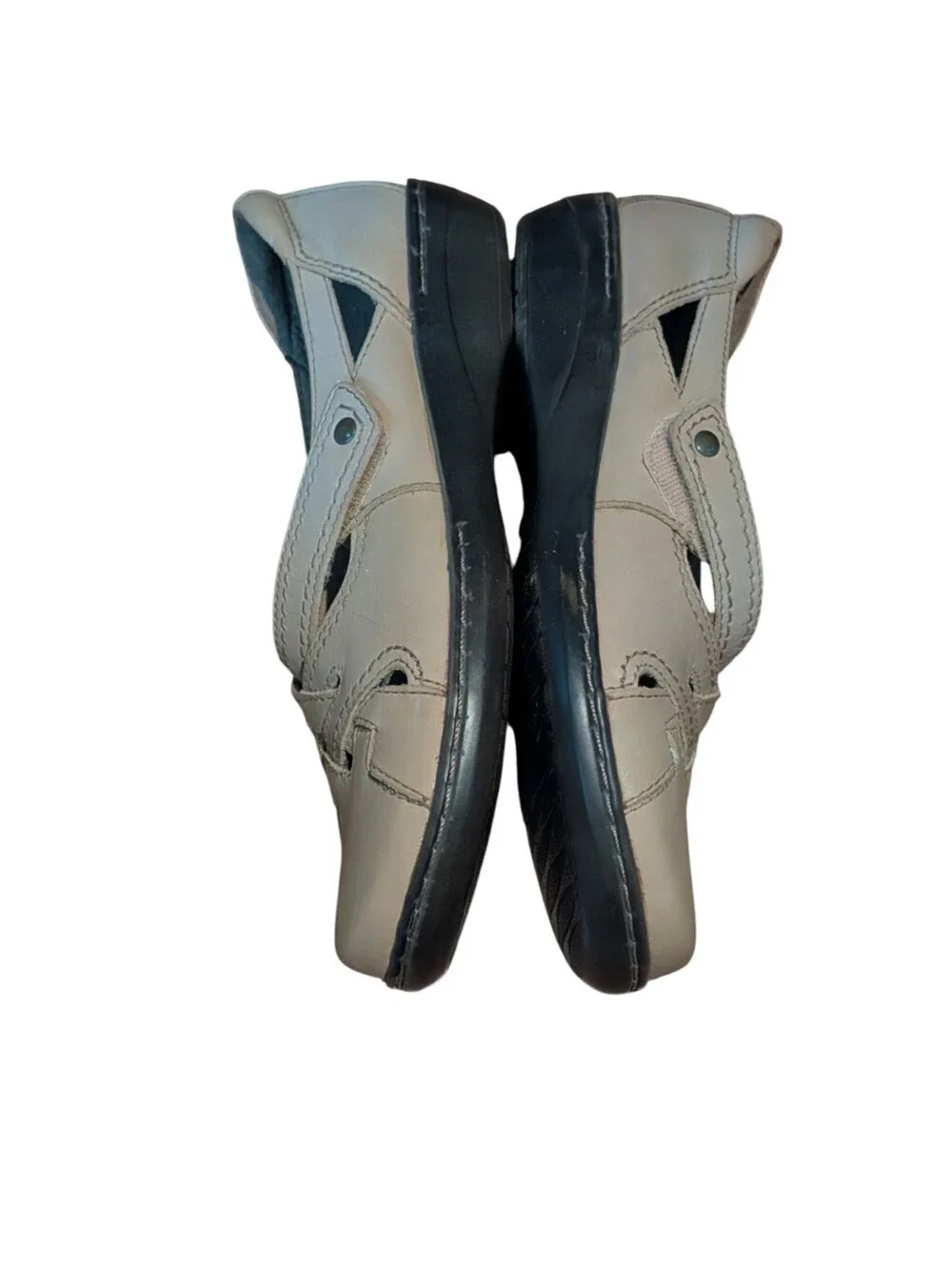 Clarks Collection Ashland Spin Q leather Mary Janes with a crisscross strap 8W